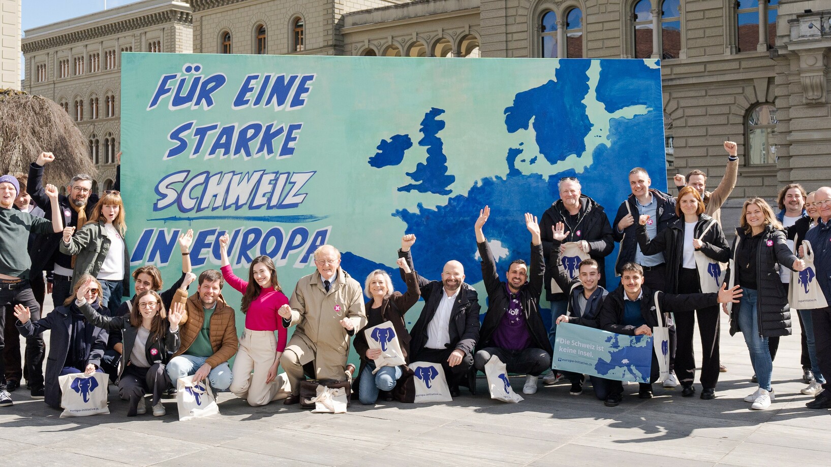 Lancierung Europa-Initiative auf dem Bundesplatz